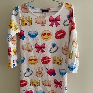Emoji dress 100% polyester 3/4 sleeve